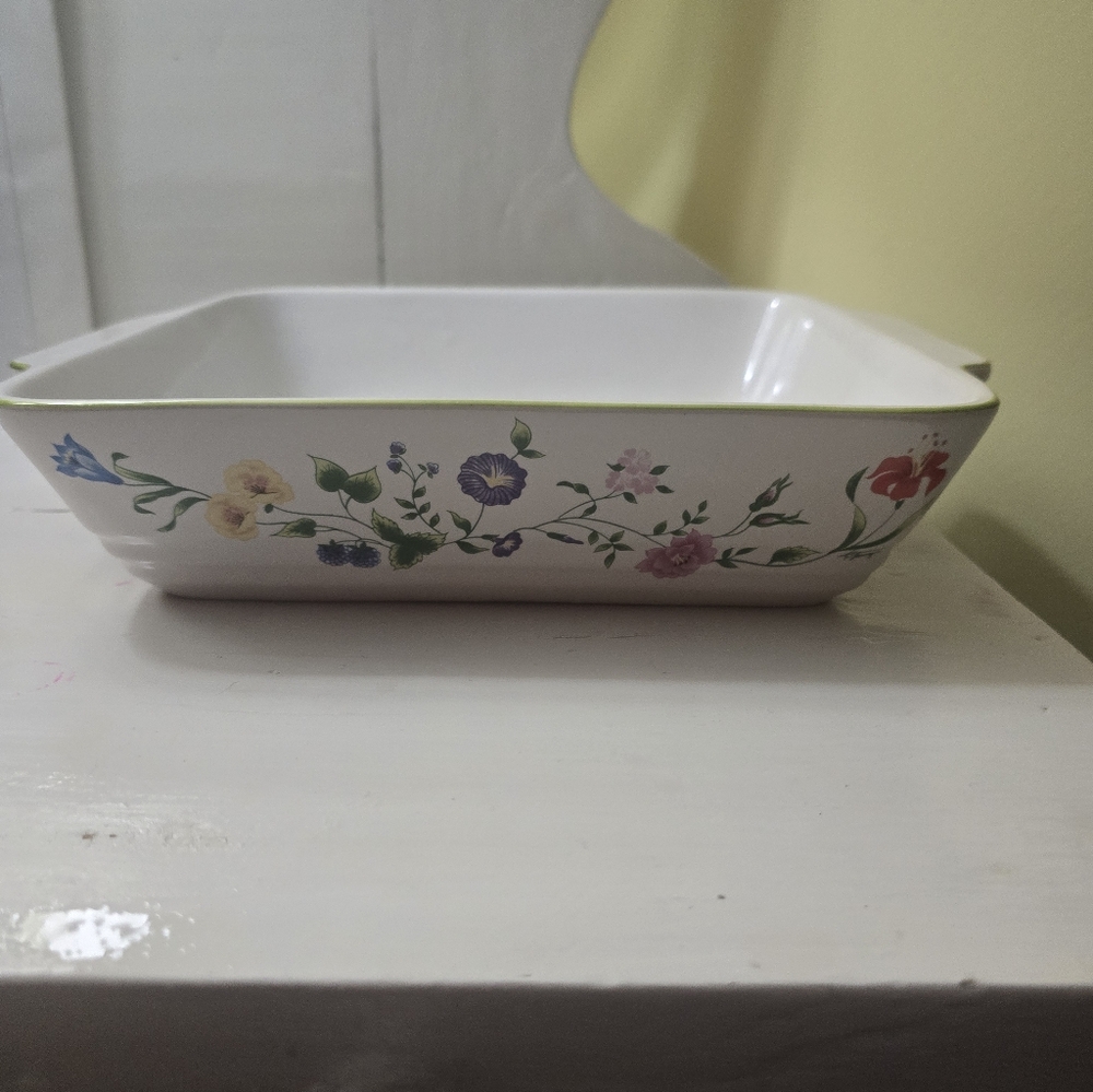 Pamela by Action Square Baking Dish - 11"x 9.5"